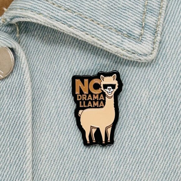 🤩Funny Llama Enamel Pin Cartoon No Drama Animal Brooch Alpaca Badge Jewerly New - Picture 1 of 5